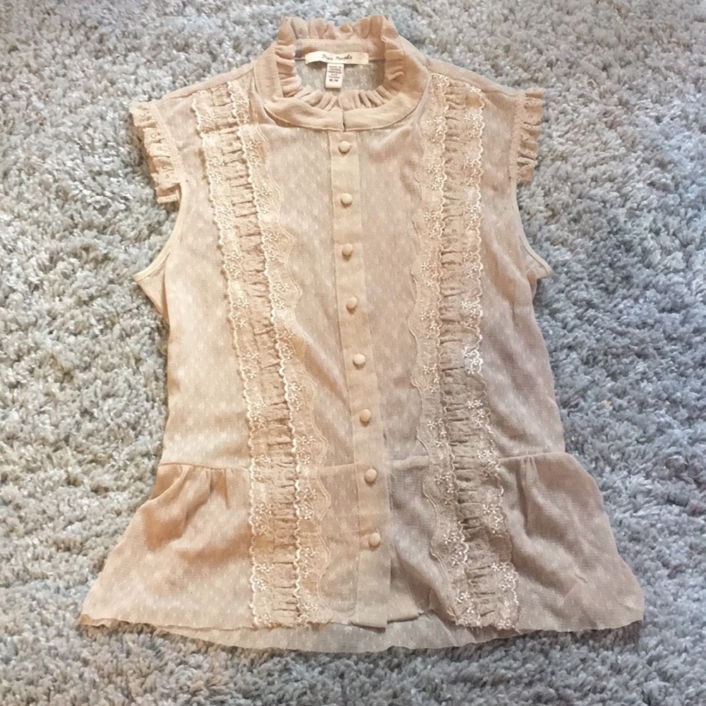 CLOSET CLEAR OUT!! Free people sleeveless blouse